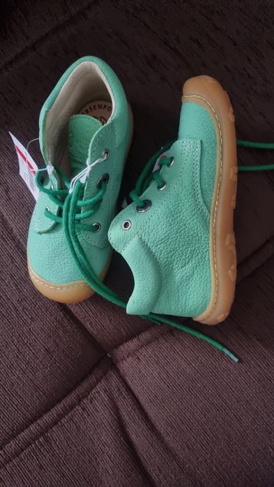 Vând ghetuțe noi primii pasi Pepino by RIcosta mărimea 23.