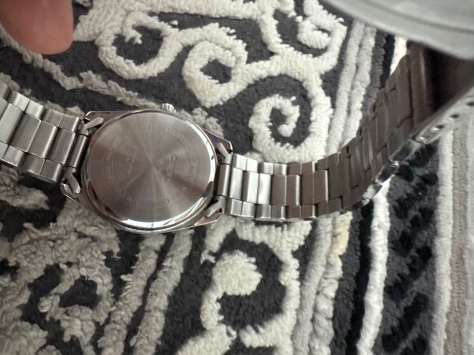 Casio MTP 1302-часы