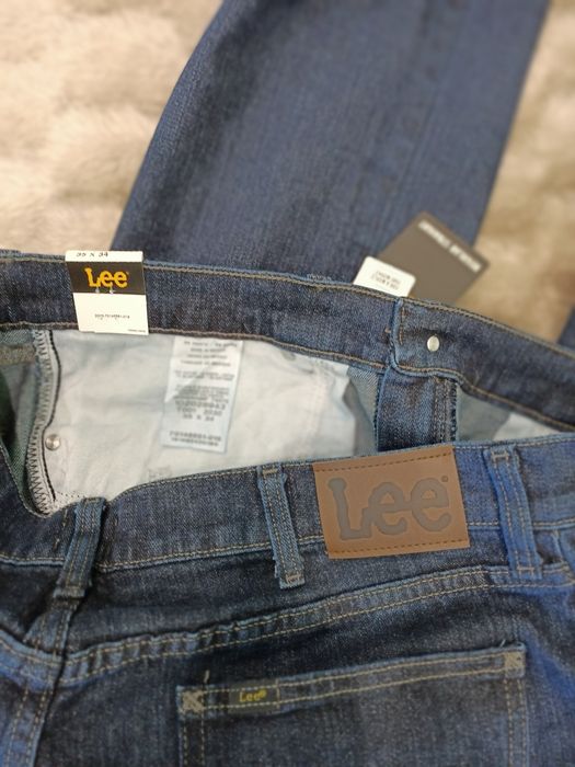 Продам джинсы Lee