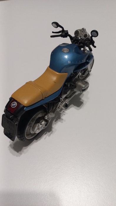 Vând machetă motocicletă BMW scara 1:18
