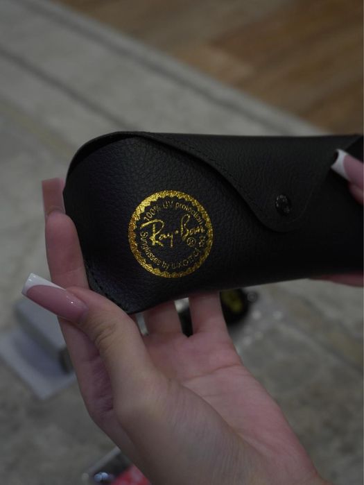 Солнцезащитные очки rayban