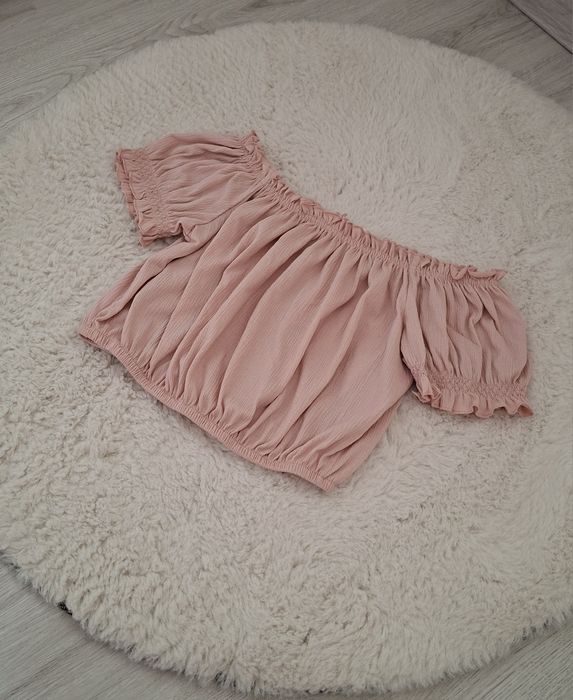 розова къса блузка с голи рамене H&M