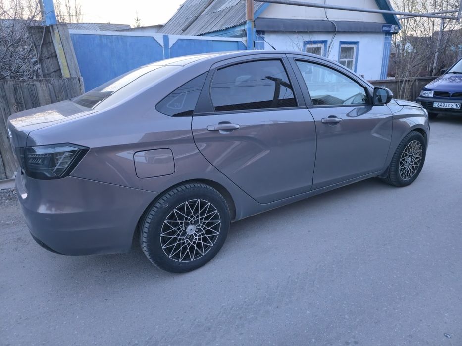 Lada Vesta люкс 1.6