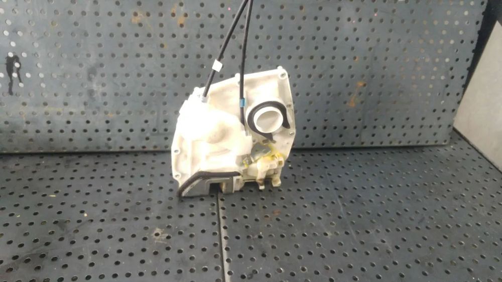 Broasca usa stanga spate suzuki splash 8230251k21