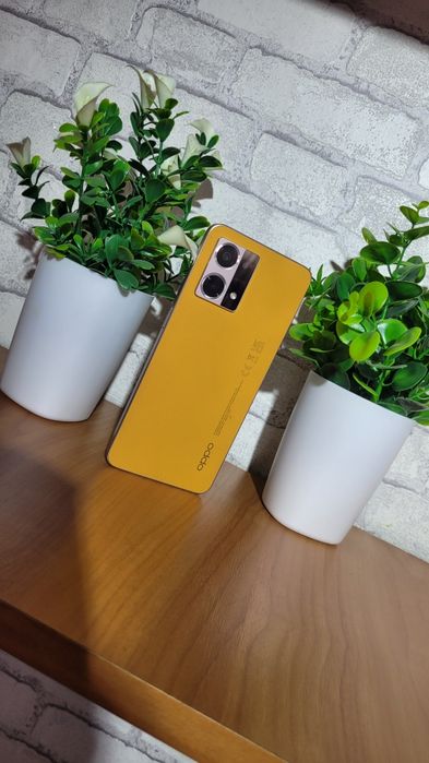 Продам смартфон OPPO Reno7