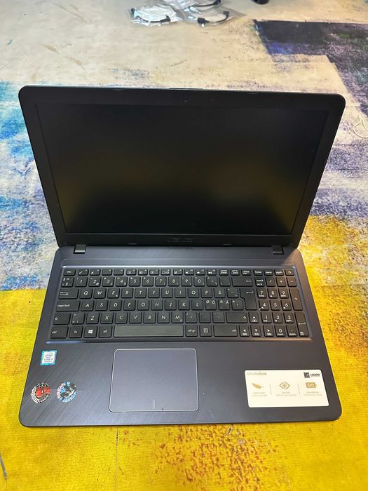 Laptop Asus R543u, i5 gen 8 - 600 lei fix
