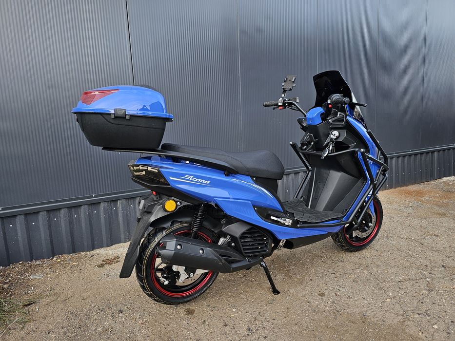 Скутер Maxsi 150кубов