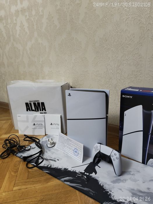 Продам Playstation 5 slim Digital edition 1 tb