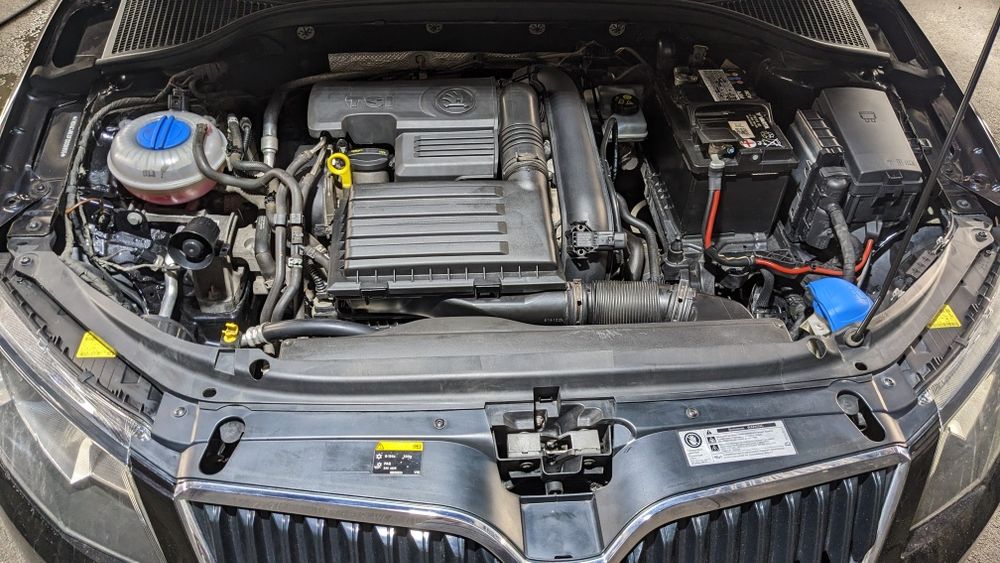Крышка, накладка двигателя 1.4 TSI ea211