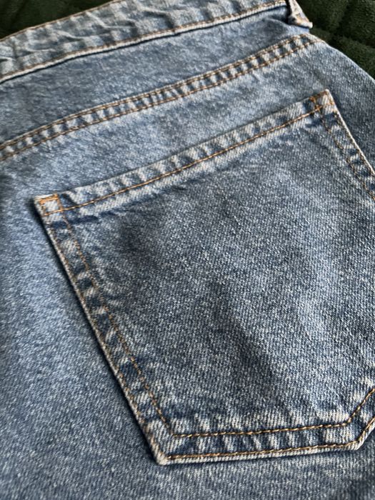 Blugi scurti Bershka de dama marimea 36