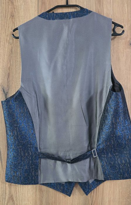 Costum pentru bărbați marca SECUIANA