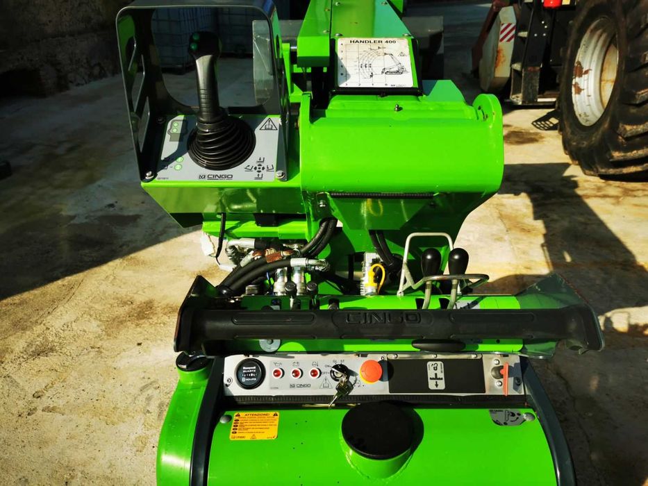 мини челен телескопичен товарач MERLO Cingo M12.3 plus