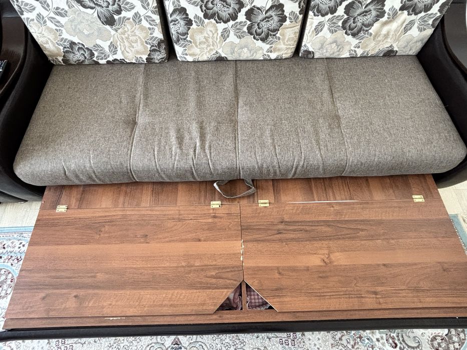Продам диван 4 метра раскладной