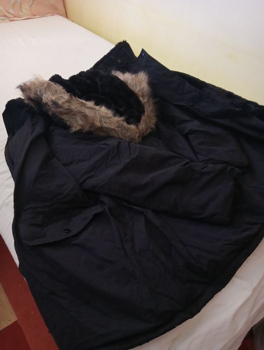 Vând haine dama groase 180 lei