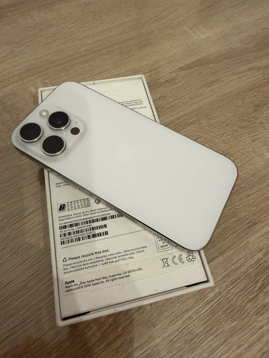 Iphone 16 pro impecabil ca nou 98%baterie garantie flanco 2 ani
