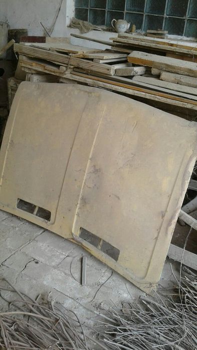 Капот от автомобиля  жигули ваз 2106