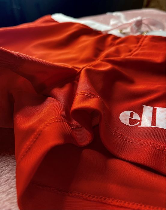 Șort de plajă. Model fitness.Material de caliate.