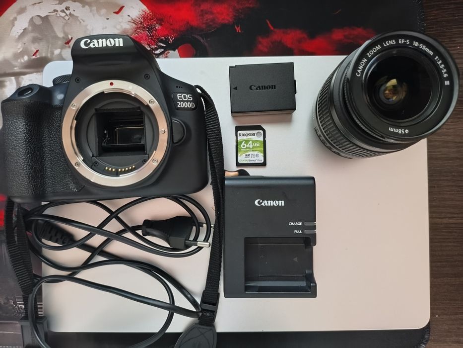 Фотоаппарат Canon 2000d
