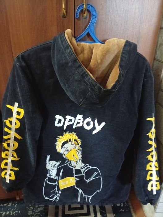 Продам куртку на мальчика