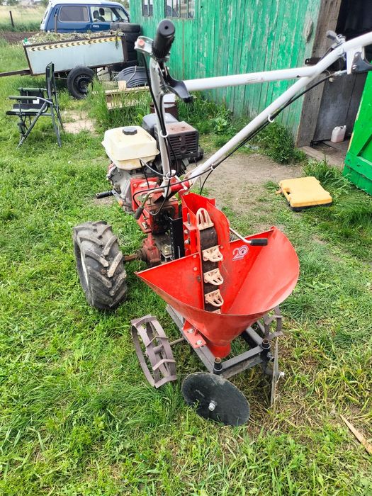 Мотоблоки/прицепы/комплектующие к ним.