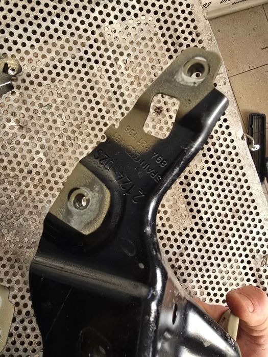 Suporti Suport Aripa Far Bara Stanga Dreapta Audi Q4 E-Tron 2021-2025