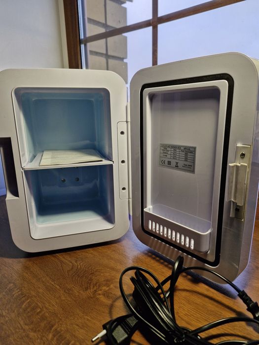 Продам бьюти холодильник