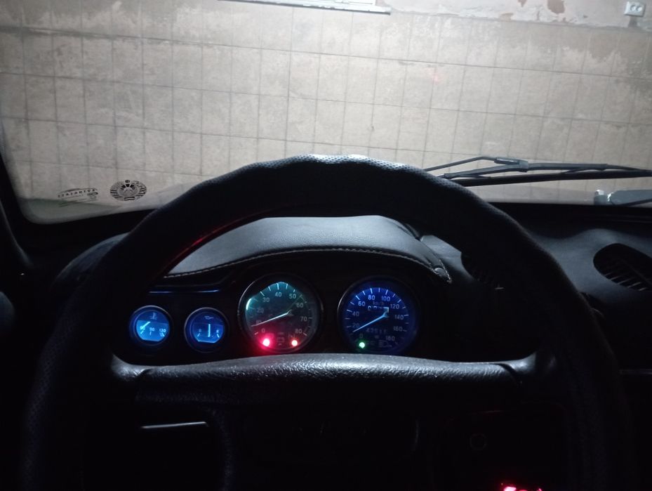 Jiguli 2106 . Sotiladi