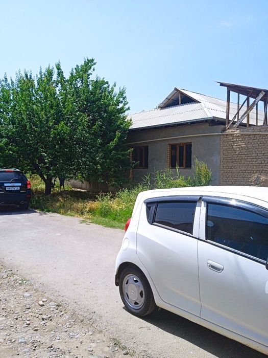 Uy sotiladi 15 sotix