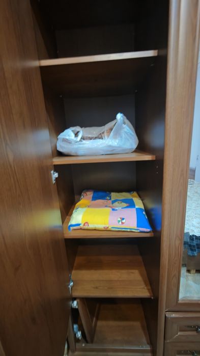 Бесплатно отдам стенку