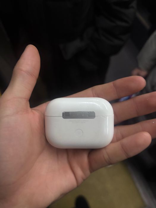 air pods pro 2 кейс и левое ухо прадаю