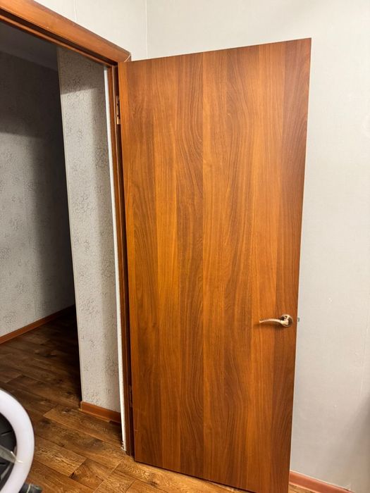 Продам двери б/у