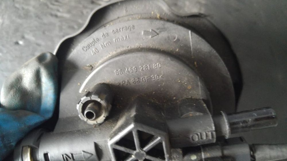 carcasa filtru combustibil  ford focus 2 volvo s40 v50 v70 2.0 d  9645928180