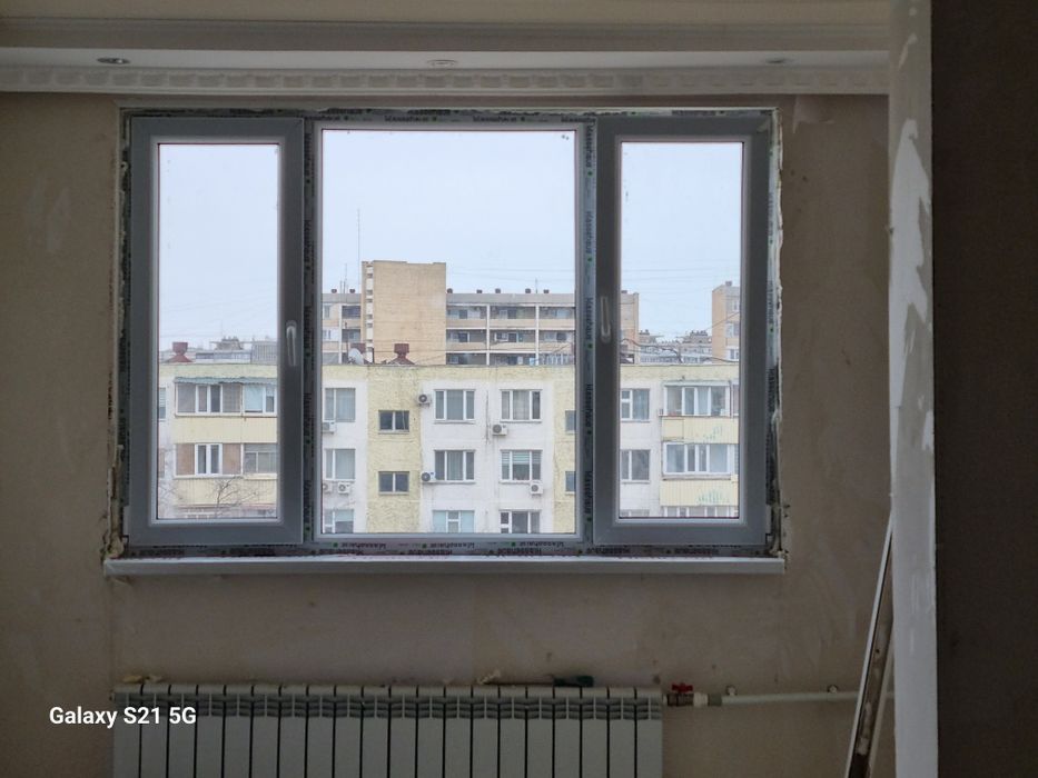 4 пластик терезе сатылады