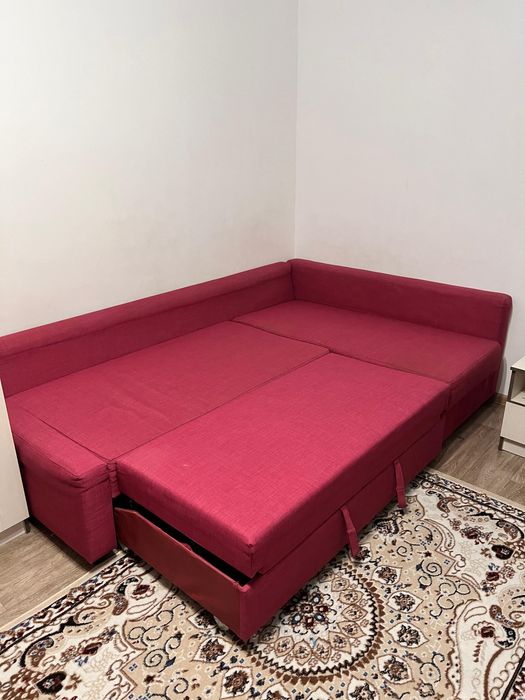 Продается диван в хорошем состоянии