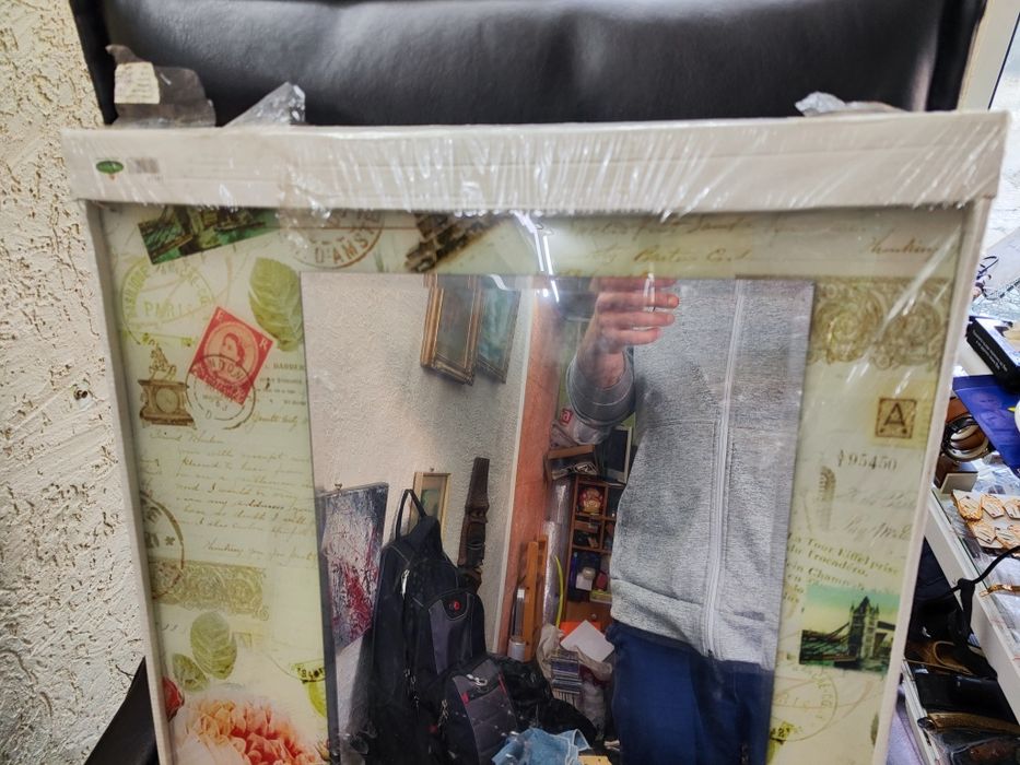 Ново огледало за стена