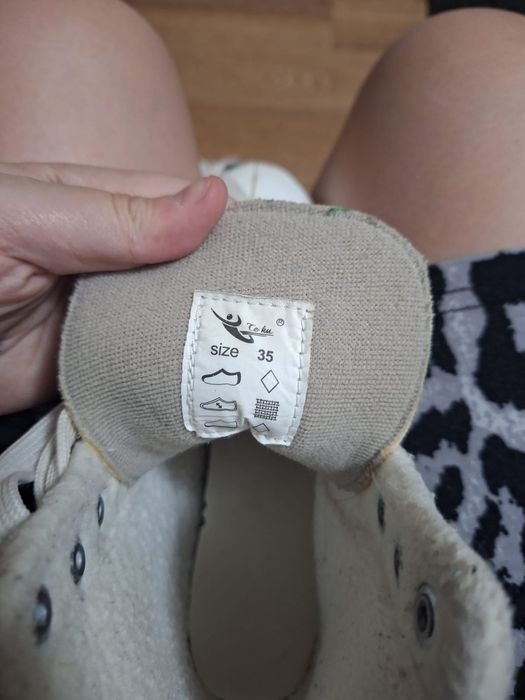 Продам коньки, белые. 35 размер