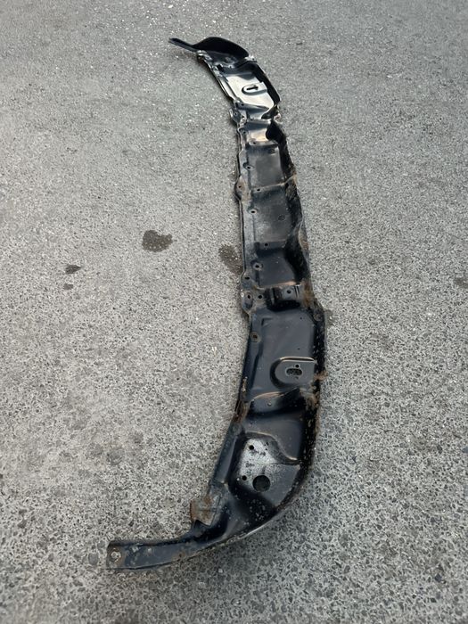 Усилитель бампера митсубиси паджеро 3