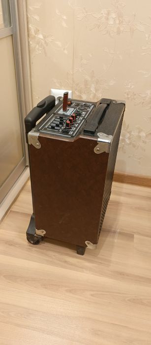 Колонка, чемоданчик