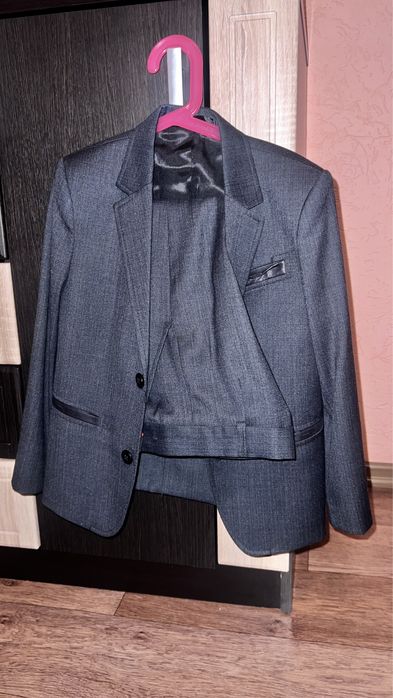 Костюм серый для школьника-джентлмена