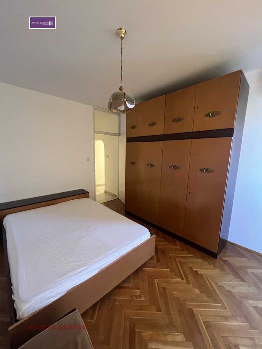 Продава се Тристаен апартамент в София, Център - 100 кв.м за 2500 €/кв.м - Снимка #1