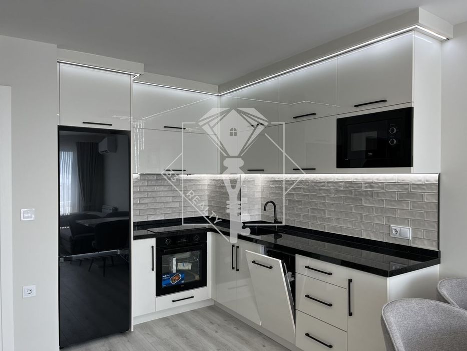 Продава се Двустаен апартамент в Пловдив, Христо Смирненски - 75 кв.м за 2400 €/кв.м - Снимка #2