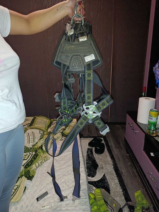 Продавам предпазен колан за скеле