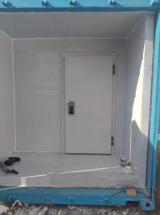 Морозильные и холодильные камеры для профессионального использования.