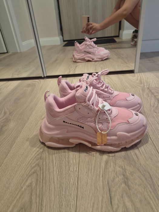 Copie 1 la 1 Triple S Balenciaga Roz