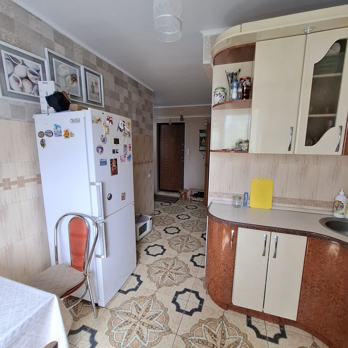 Продам 2хком квартиру район Рахмета.