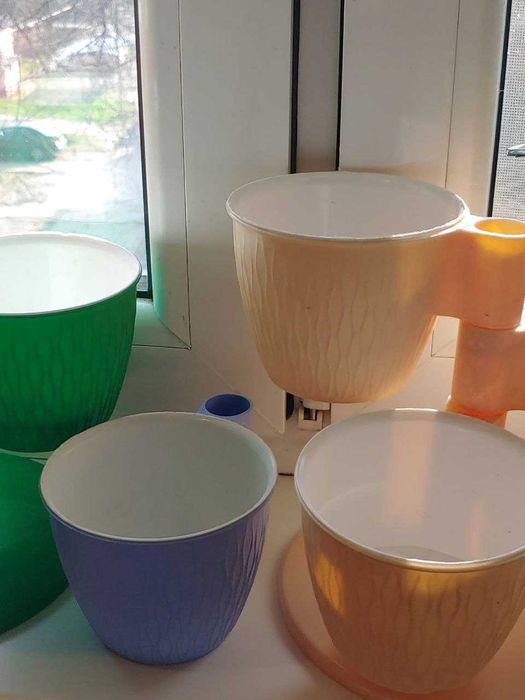 Продаются горшочки (каскад) для цветов в кашпо.