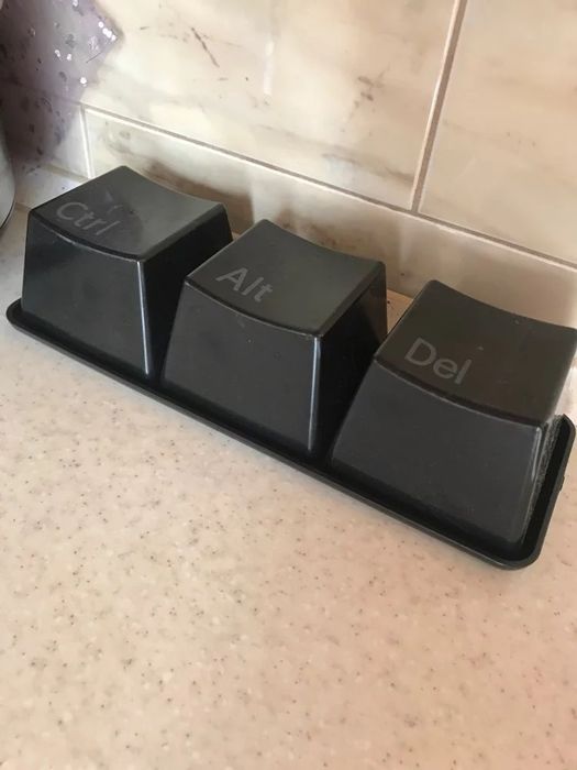 Набор посуды ctrl alt delete