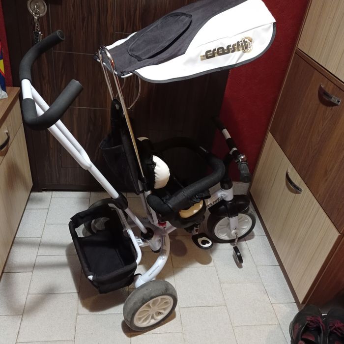 Триколка за момиче или момче.