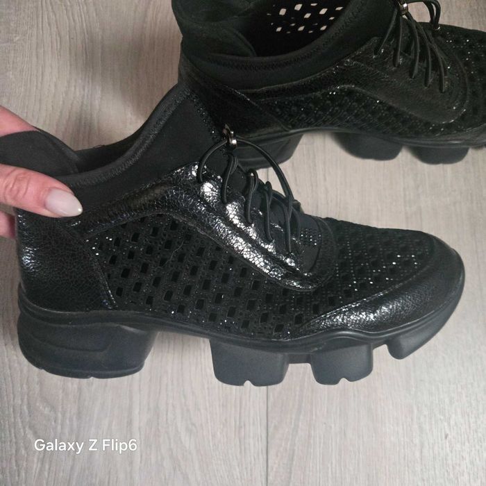 Дамски обувки от естествена кожа