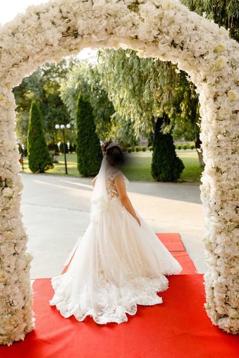 Vand rochie de mireasa !